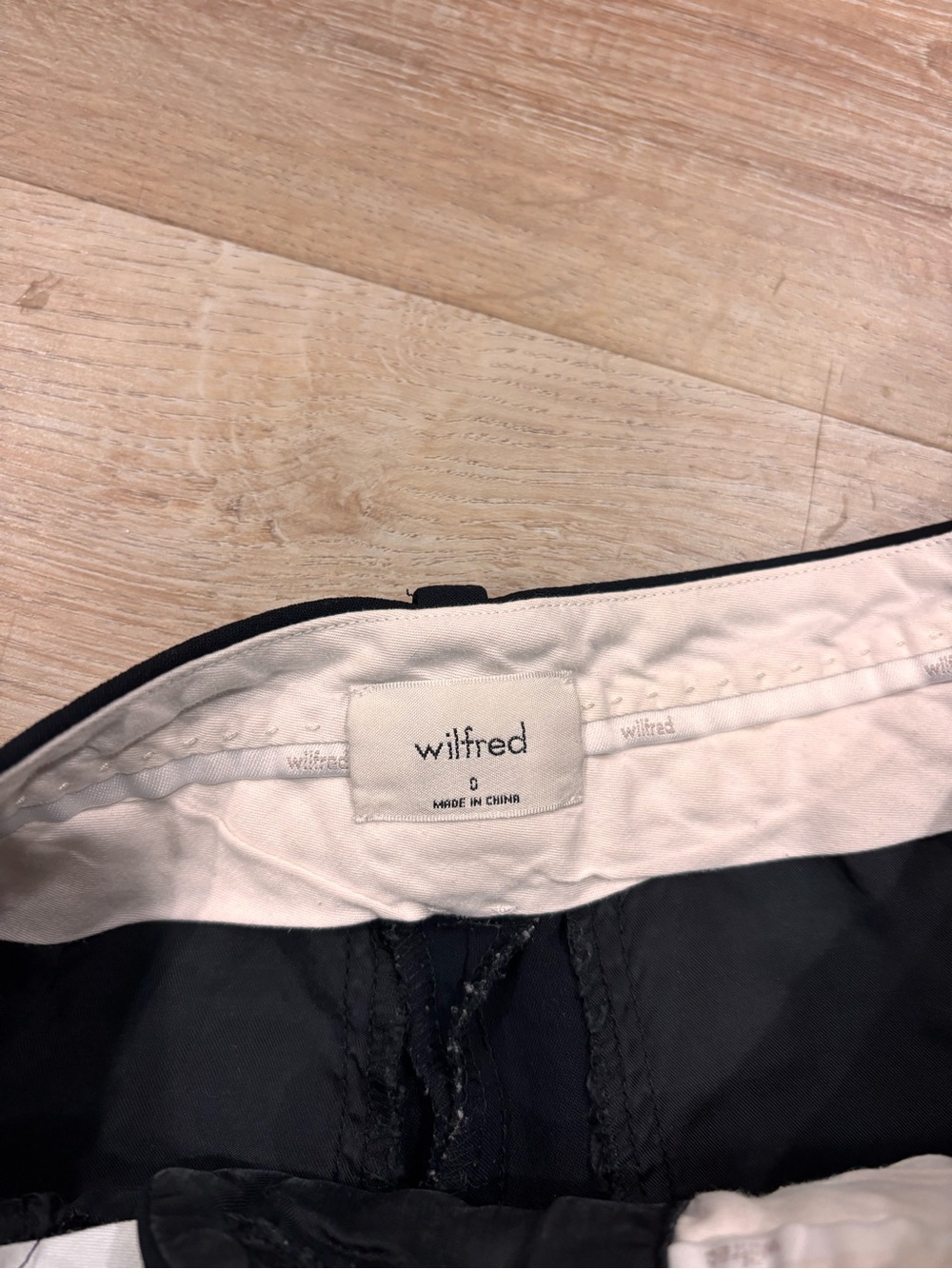 Aritzia Black High-Waist Tailored Shorts - Picture 3 of 3